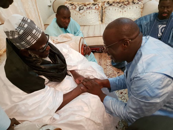 Le Pr Mbagnick Diop reçu par le khalif général des mourides Le Pr Mbagnick Diop reçu par le khalif général des mourides