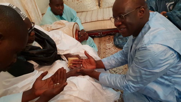 Le Pr Mbagnick Diop reçu par le khalif général des mourides Le Pr Mbagnick Diop reçu par le khalif général des mourides