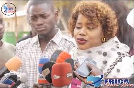 Mambaye Niang démarche la célèbre Ndèye Nar Thiam Mambaye Niang démarche la célèbre Ndèye Nar Thiam