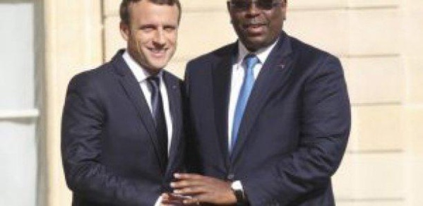 Forum de Dakar : Macron remet 500 millions à Macky Forum de Dakar : Macron remet 500 millions à Macky