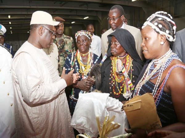 Déclaration du Mouvement 《 A.D.D pour S.M.S en 2019》lors de la journée d'évaluation de la visite du Chef de l’Etat dans le Sud du pays. Déclaration du Mouvement 《 A.D.D pour S.M.S en 2019》lors de la journée d'évaluation de la visite du Chef de l’Etat dans le Sud du pays.