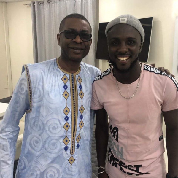 Youssou Ndour reçoit Aba No Stress pour... Youssou Ndour reçoit Aba No Stress pour...