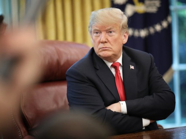 Donald Trump veut durcir les conditions d'entrée pour les demandeurs d'asile Donald Trump veut durcir les conditions d'entrée pour les demandeurs d'asile