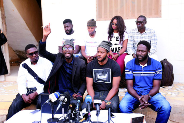 Macky s’attaque à ‘Y en a marre’ et à ses… Macky s’attaque à ‘Y en a marre’ et à ses…