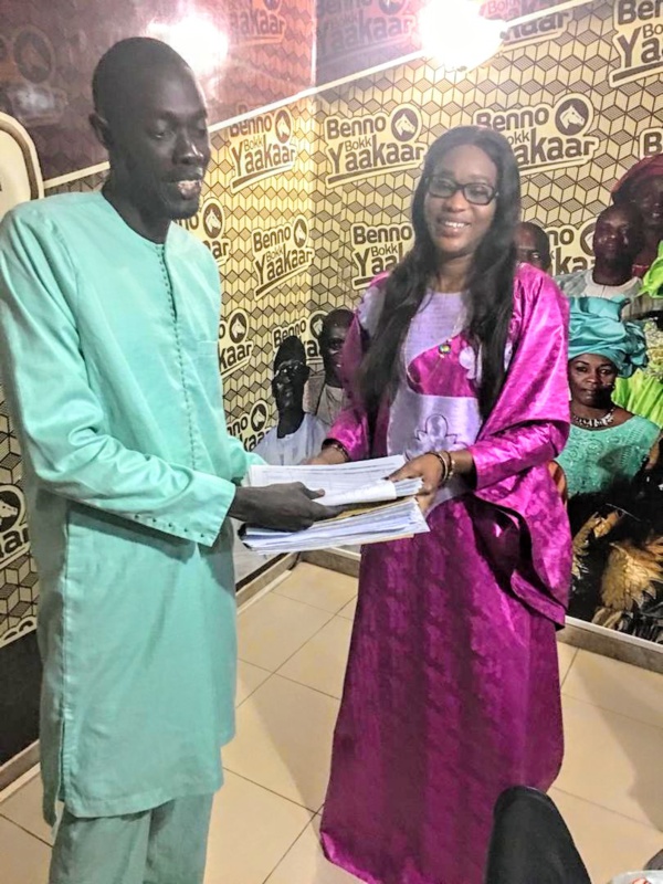 La coalition ADIANA  de thierno lo dépose un premier jet de 16.078 parrains pour Macky Sall