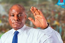 Martin Fayulu, candidat de l'opposition pour la présidentielle en RD Congo, arrive à Kinshasa
