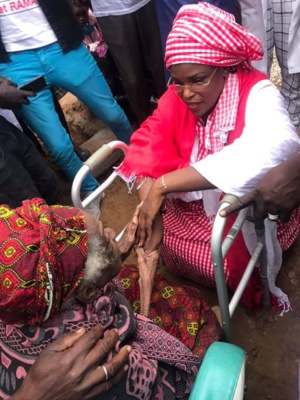 Cette belle image de la Première Dame qui secoue la toile !