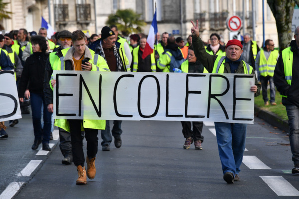 Les gilets jaunes s’interrogent mais n’abdiquent pas