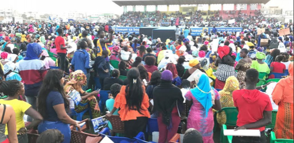 Bougane Gueye Dani defie Macky Sall et brandit prés 800 000 signatures