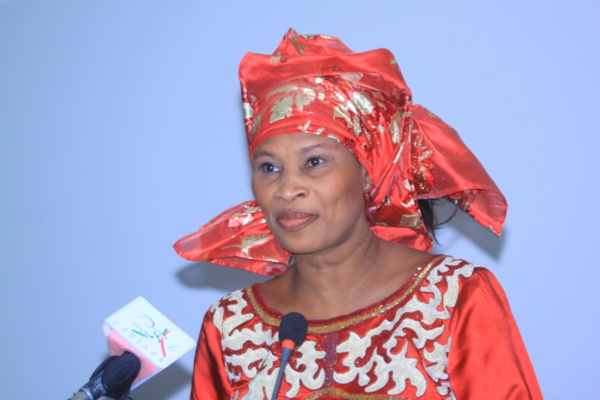 Au lendemain de son investiture, Aïssata Tall Sall à Paris pour le Forum International pour l'Avenir de l'Éducation Au lendemain de son investiture, Aïssata Tall Sall à Paris pour le Forum International pour l'Avenir de l'Éducation