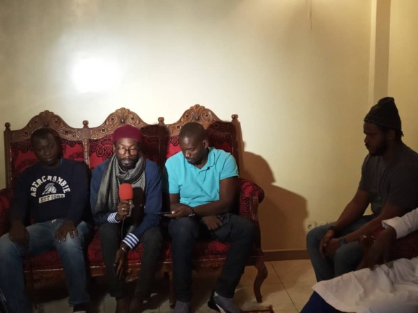 Télescopage chez feu Sidy Lamine Niass- Ousmane Sonko croise les leaders de "Y'en à marre" et... Télescopage chez feu Sidy Lamine Niass- Ousmane Sonko croise les leaders de "Y'en à marre" et...