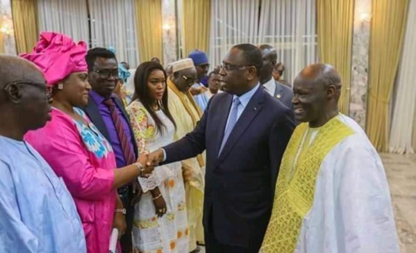 Saint-Louis : des libéraux dénoncent « les dérives multiples » de BRAYA et ses « connivences répétées » avec l’APR (communiqué) Saint-Louis : des libéraux dénoncent « les dérives multiples » de BRAYA et ses « connivences répétées » avec l’APR (communiqué)