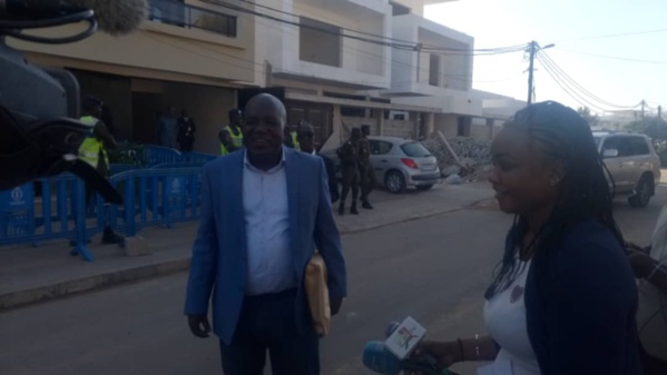 Omar Sarr : "Le casier judiciaire et la carte nationale d'identité de Karim Wade ne peuvent être les causes d'invalidation de sa candidature" Omar Sarr : "Le casier judiciaire et la carte nationale d'identité de Karim Wade ne peuvent être les causes d'invalidation de sa candidature"