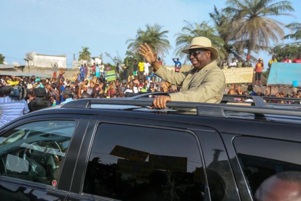 Macky Sall en tournée économique dans les régions de Saint-Louis et Louga Macky Sall en tournée économique dans les régions de Saint-Louis et Louga