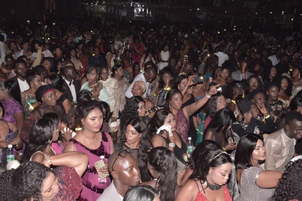 "Live" à guichets fermés chez Barrow- Waly Seck ..."Roi de la musique Séné-Gambienne" "Live" à guichets fermés chez Barrow- Waly Seck ..."Roi de la musique Séné-Gambienne"