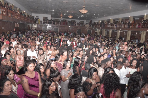 "Live" à guichets fermés chez Barrow- Waly Seck ..."Roi de la musique Séné-Gambienne" "Live" à guichets fermés chez Barrow- Waly Seck ..."Roi de la musique Séné-Gambienne"