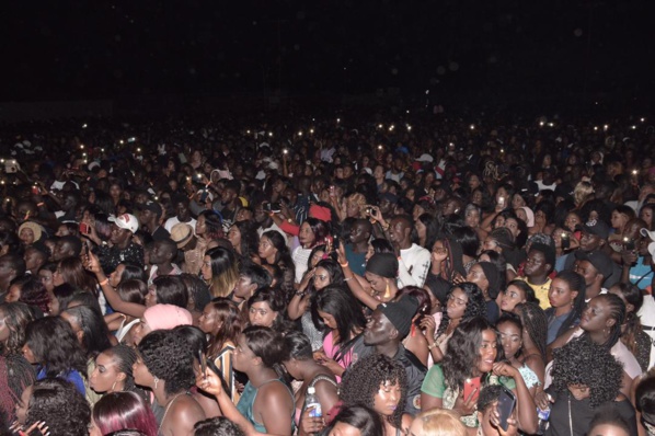 "Live" à guichets fermés chez Barrow- Waly Seck ..."Roi de la musique Séné-Gambienne" "Live" à guichets fermés chez Barrow- Waly Seck ..."Roi de la musique Séné-Gambienne"
