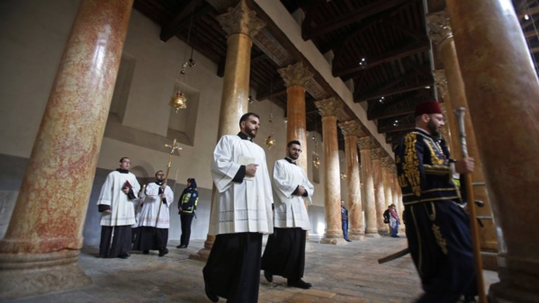 À Bethléem, la messe de Noël rassemble des centaines de pèlerins À Bethléem, la messe de Noël rassemble des centaines de pèlerins
