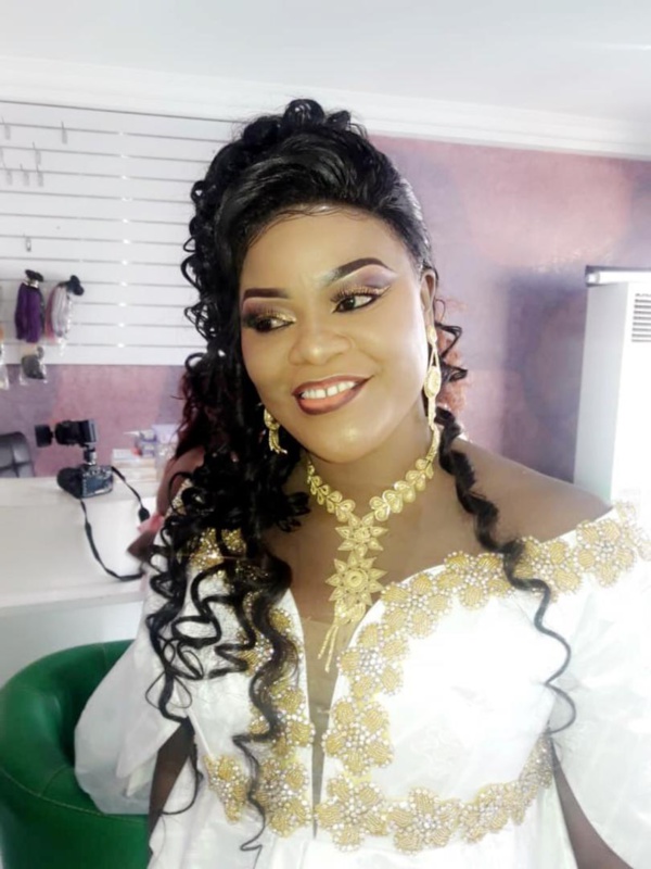 Ce geste inattendu du maire Bamba Fall au mariage de sa fille Marième Ce geste inattendu du maire Bamba Fall au mariage de sa fille Marième