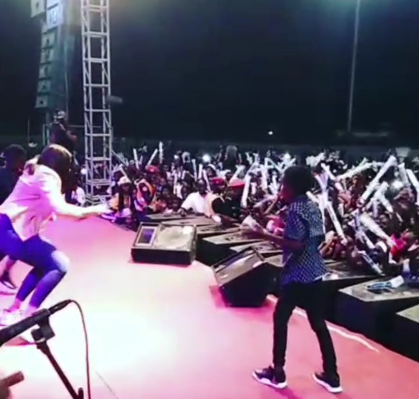 AÏDA SAMB dévoile ses talents de... danseuse AÏDA SAMB dévoile ses talents de... danseuse