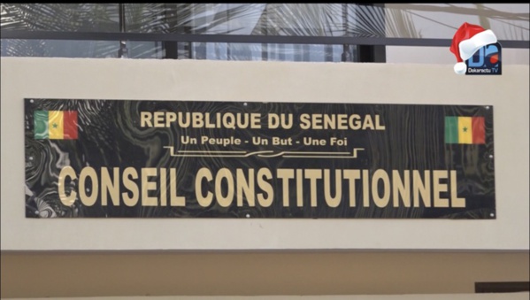 Premier tour des vérifications de parrainages : Pour l'heure sept (07) Candidats admis d'office, treize (13) au second tour. Premier tour des vérifications de parrainages : Pour l'heure sept (07) Candidats admis d'office, treize (13) au second tour.