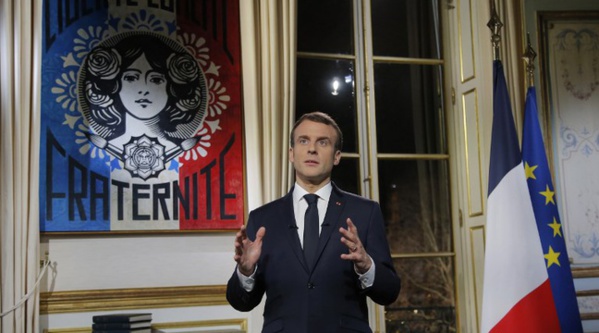 Emmanuel Macron peine à convaincre l'opposition