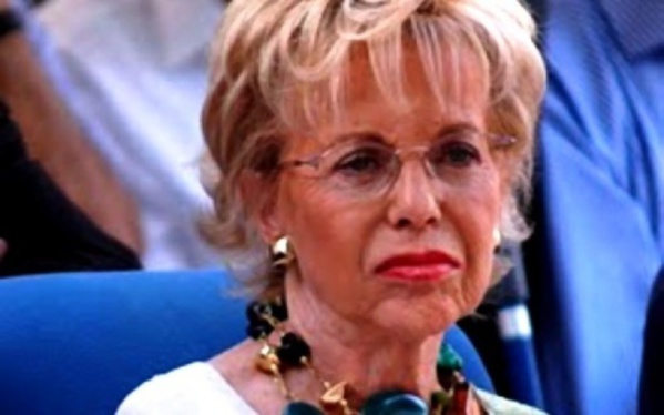 Aussitôt revenue au bercail, Mme Wade loge au Point E en attendant "son "Abou et ... Aussitôt revenue au bercail, Mme Wade loge au Point E en attendant "son "Abou et ...