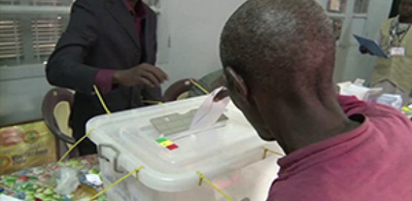 Présidentielle : Le Sénégal ouvre la porte aux observateurs de l’Ue Présidentielle : Le Sénégal ouvre la porte aux observateurs de l’Ue