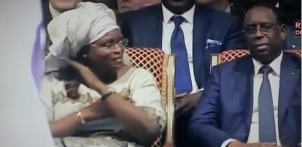 Inauguration TER: Admirez la danse de Marième Faye sur un son de Pape Diouf Inauguration TER: Admirez la danse de Marième Faye sur un son de Pape Diouf