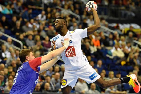 Mondial de handball : déjà qualifiée, la France s’impose sur le fil face à la Russie Mondial de handball : déjà qualifiée, la France s’impose sur le fil face à la Russie