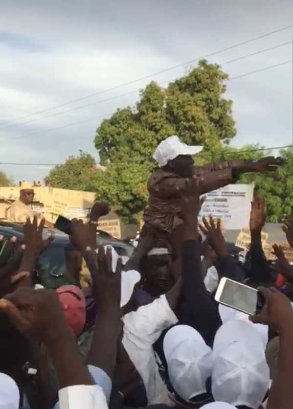 Remercié par le Pr Macky Sall, l'entrepreneur Marcel Diagne porté en triomphe par les habitants de son fief (Djilass)