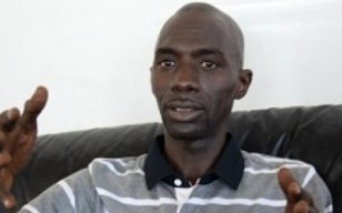 Omar Faye : "J'ai 500 Baye Fall prêts à anéantir les gros bras de Mame Mbaye Niang" Omar Faye : "J'ai 500 Baye Fall prêts à anéantir les gros bras de Mame Mbaye Niang"