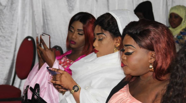 "Thiant" Serigne Saliou -Le jeune responsable de l'APR, Mohamed Sylla réunit tout le gotha du Sénégal...le temps d'une soirée "Thiant" Serigne Saliou -Le jeune responsable de l'APR, Mohamed Sylla réunit tout le gotha du Sénégal...le temps d'une soirée