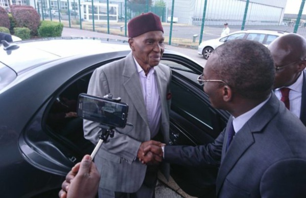 EXCLUSIVITÉ DAKARPOSTE ! Attendus à Dakar jeudi soir, surprenantes révélations sur la "mission" d'Oumar Sarr, Decroix, Pape Diop et Co auprès de Me Wade à Versailles
