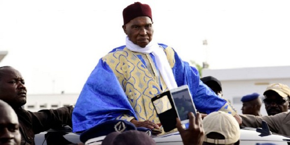 LES RÉACTIONS À LA SORTIE DE ME ABDOULAYE WADE À LA UNE