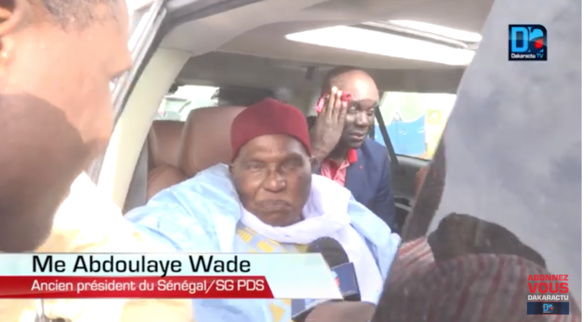 Wade confie ses premiers mots à Dakaractu : « Je ne suis pas surpris par cet accueil. Je suis venu pour déboulonner Macky Sall » Wade confie ses premiers mots à Dakaractu : « Je ne suis pas surpris par cet accueil. Je suis venu pour déboulonner Macky Sall »