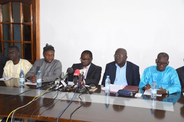 ​L'opposition complote contre Macky- Une réunion convoquée ce vendredi soir chez Khalifa Sall en prélude à leur rencontre avec ...Me Wade
