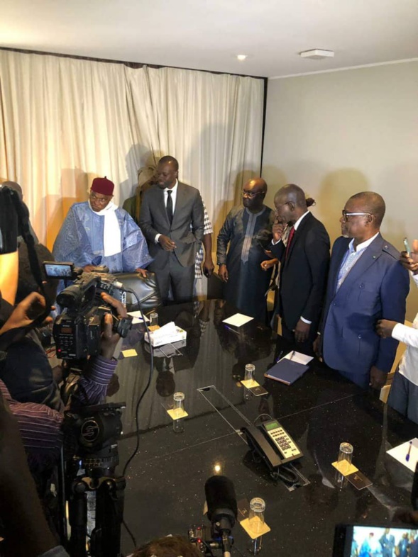 Les images de la rencontre Wade et Sonko Les images de la rencontre Wade et Sonko