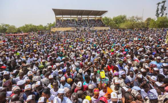 ​De Velingara à Fafacourou, Macky Sall fait foule