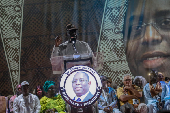 ​Meeting à Ziguichor : Macky chante la Casamance