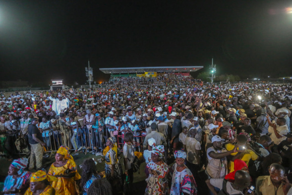 La Jeunesse de Kaolack accueille Macky Sall en fanfare