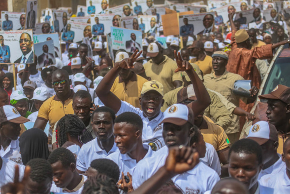 Macky Sall à Guinguénéo, "futur hub logistique ferroviaire du Sénégal" Macky Sall à Guinguénéo, "futur hub logistique ferroviaire du Sénégal"