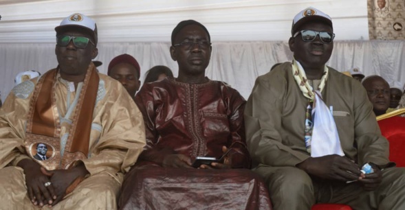 VIDEO - Voici pourquoi une marée humaine a accueilli Macky Sall au fief de son PM Mahammed DIONNE VIDEO - Voici pourquoi une marée humaine a accueilli Macky Sall au fief de son PM Mahammed DIONNE