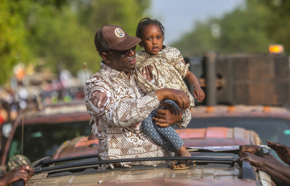 ​Fortes affluences à Gossas et à Bambey : Macky rassuré par ses militants