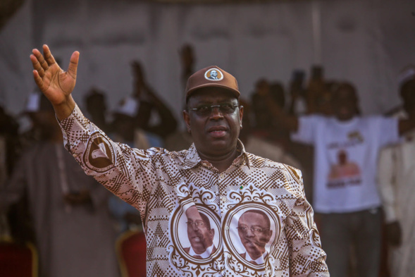Fortes affluences à Gossas et à Bambey : Macky rassuré par ses militants Fortes affluences à Gossas et à Bambey : Macky rassuré par ses militants