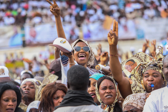 Mbour chante en chœur la victoire de Macky Sall : le refrain triomphal ! Mbour chante en chœur la victoire de Macky Sall : le refrain triomphal !