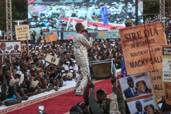 Thiès tombe finalement dans l'escarcelle du... Macky! (IMAGES EXCLUSIVES) Thiès tombe finalement dans l'escarcelle du... Macky! (IMAGES EXCLUSIVES)
