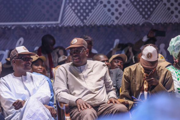 Thiès tombe finalement dans l'escarcelle du... Macky! (IMAGES EXCLUSIVES) Thiès tombe finalement dans l'escarcelle du... Macky! (IMAGES EXCLUSIVES)