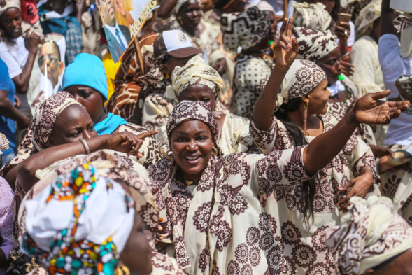 La banlieue dakaroise déroule le tapis rouge à Macky et bat le record d'affluence La banlieue dakaroise déroule le tapis rouge à Macky et bat le record d'affluence