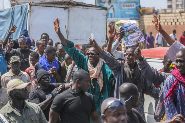 La banlieue dakaroise déroule le tapis rouge à Macky et bat le record d'affluence La banlieue dakaroise déroule le tapis rouge à Macky et bat le record d'affluence